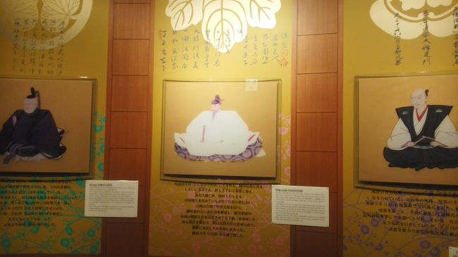 天守閣から降りながら、一階ごとに陳列物を見て行きます。