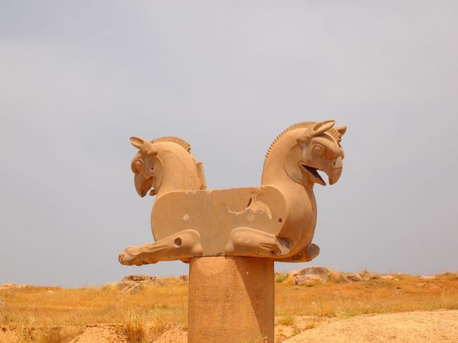 コレ知ってる！双頭の鷲。<br />有名だよね？<br /><br />イラン航空のアイコンはここから来てるらしいよ。