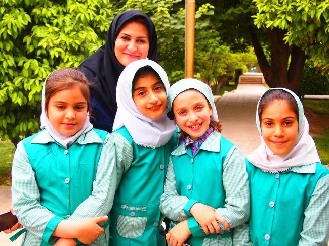 引率の先生から「子供たちと一緒に写真入って貰えませんか」って頼まれた。<br />是非♪<br /><br />こっちも撮らせてもらった☆<br />先生も一緒に！