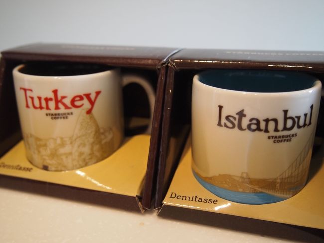 ここに来た理由は一番お気に入りのスタバ♪<br />何度もチャレンジしては失敗してたトルコバージョン、ついにゲット！<br /><br />トルコは世界で唯一の一個売り。エジプトも一個売りと言えなくもないが、あれはセットをバラしてるだけ。<br />ここは一個用の箱をわざわざ作ってる。<br /><br />コレクション♪<br />http://4travel.jp/travelogue/10358824<br /><br />