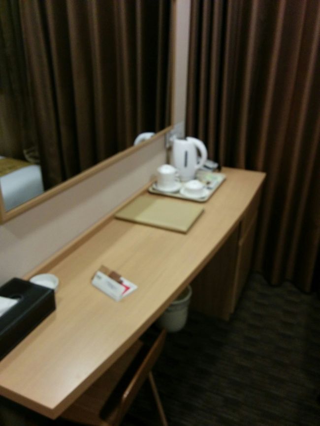 テーブルは、少し小さいですが満足です。