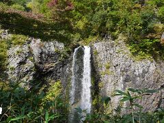 ９：２８白竜の滝到着。
上から見下ろすような眺望だ。