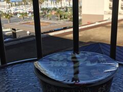 朝目覚めればレドンドビーチは晴れ！！
週末の土曜日！
出張での仕事も終わり週明けには帰国するので、土産など最期の買い物に費やす・・・

ホテルのバルコニーで食べる朝食はスーツケースに忍ばせておいたどん兵衛