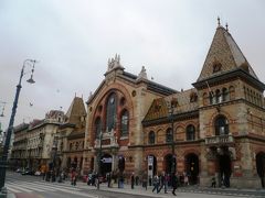 ◆中央市場◆

怪しげな男性から走って逃げ込んだのは、鎖橋のすぐ近くにある「中央市場」