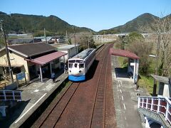 2016.03.21　吉野生
トロッコ列車行き違いのため、吉野生で小休止。トロッコは運転日ではなかった。