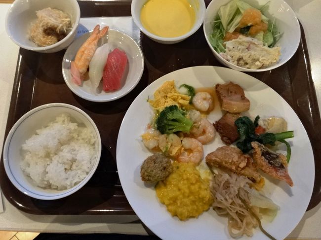 食事に行く前に　早々と電話が…<br />翌日も、波が高そうなので×。<br />ヤケ食いの始まりです！もっと食べました。明日の電話でも良かったのに…友達は、南米の旅行で少し痩せて、インフルでさらに体重が―２ｋ、顔がげっそりしてたから、これで少々元に戻ったのかも。