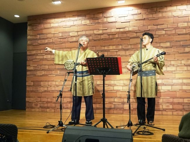 ライブは、父子でミュージシャンという珍しい家族ヂュオ。