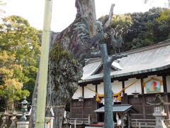 取りあえず、田辺駅から近い闘鶏神社を観光する。