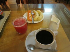 ホテルへ戻り最後の朝食！
このベトナムコーヒー美味しい！！
すいかジュースも好きなんだな！