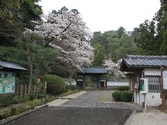第五霊場　月照寺

松江城の西にあり、歴代松江藩主松平家の菩提寺です。　
廟所だけあって、落ち着きのあるお寺です。