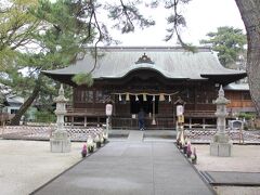 第六霊場　賣布神社

松江駅から歩いて10分ほどの街中にある神社です。
大きな木に囲まれているので、街中の割には静寂さが保たれています。