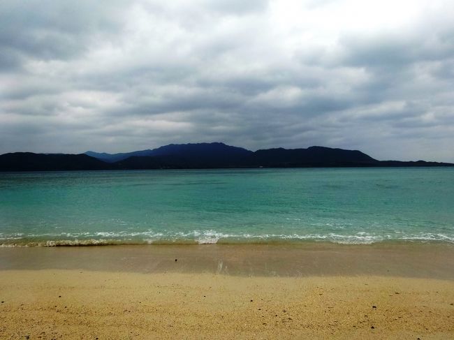 何て言うビーチだったっけ？見えているのが西表島のような感じなので、細崎海岸でしょう。