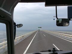 強風で60キロ規制のアクアラインを100キロで飛ばす京急バス