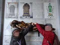 「 セルクラースの像 」　 触ると幸せになるブリュッセルの英雄の像