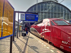 5月31日(金)、アムステルダム中央駅から9時19分発、ベルギー・ブリュッセル南駅(BRUXELLES MIDI)11時8分着のタリス(高速列車Thalys)に乗車。