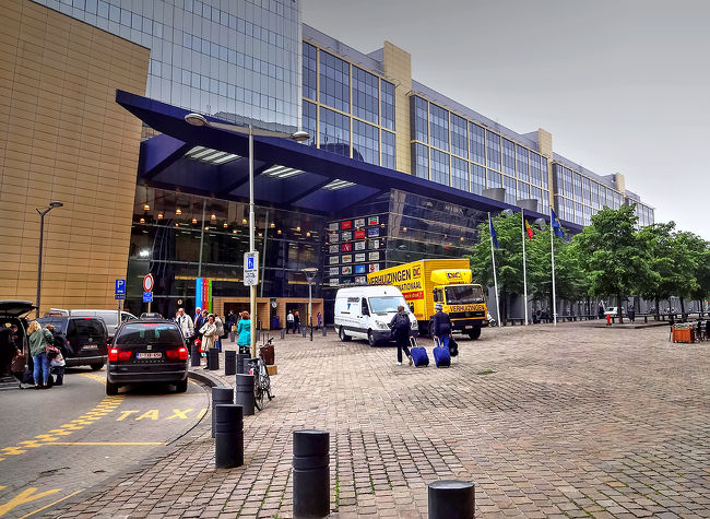 ブリュッセル南駅正面入り口。