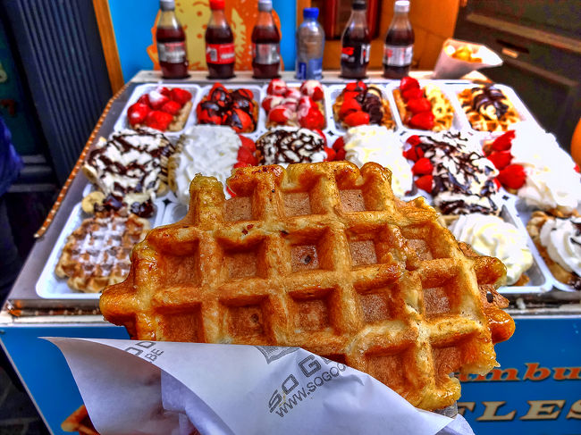 焼き立ての熱々のワッフルは美味しかった。