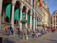グラン・プラスにやってきました。
ブリュッセル旧市街の観光の起点となる広場で、ついついここに足を運んでしまいます。

グラン・プラスの「王の家」と呼ばれる建物。
現在は市立博物館として利用されているそうです。