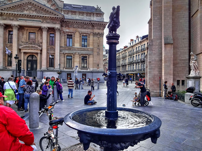 ブルス駅の方へ向かいます。