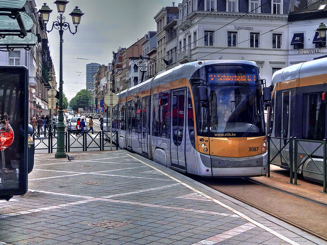 ルイーズ広場から路面電車に乗りました。