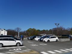 と、約１時間のドライブで無事に名古屋城の駐車場に駐車。

それにしても、名古屋城の周りの路駐にびっくり。

調べて『土日の路駐は場所により合法』にまたびっくり。

凄い名古屋！凄い！