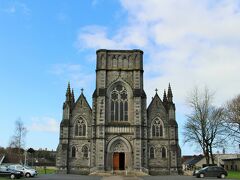 駅の近くにあるSt.John's Church。