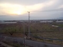 高速道路から見た夕陽。