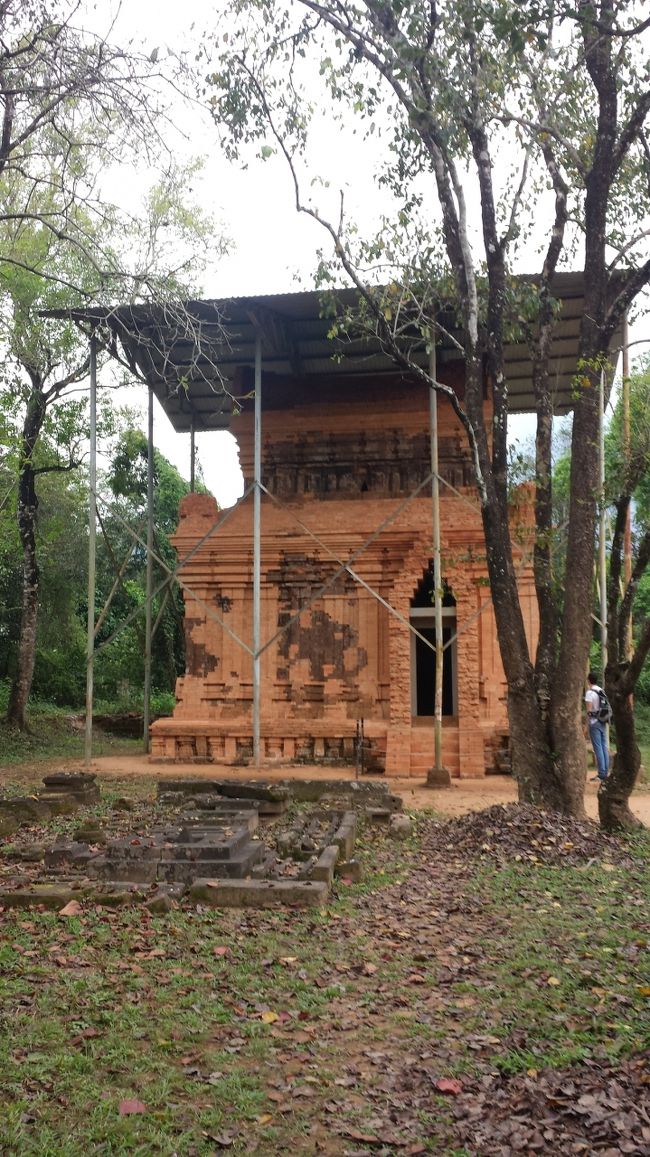 ここまで来るのに遠かった…<br /><br />橋わたってカートのって山道だいぶ歩いて…<br />病人にはつらいわぁ…<br />