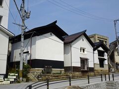 いい感じの建物が見えたと思ったら「郷土人形館」
この時は，時間がないのでパスしましたが，三春の張子人形は有名らしいです

↓どんな人形かは，三春町のホームページで見られます
http://www.town.miharu.fukushima.jp/site/rekishi/gangu.html