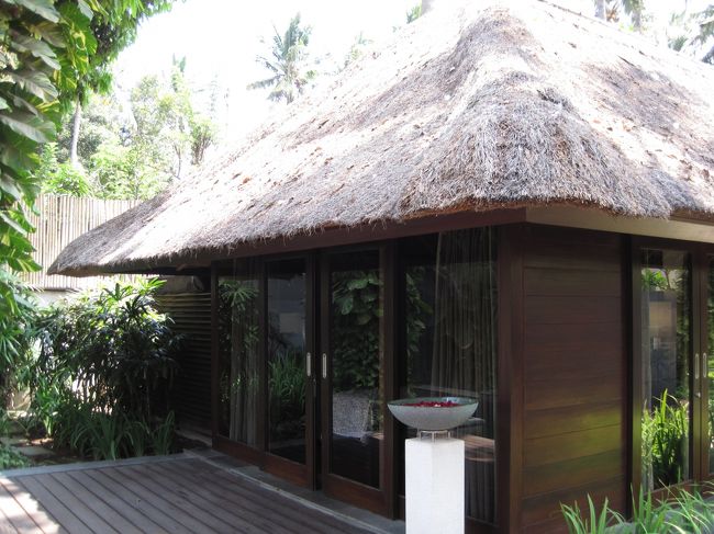 お部屋もヴィラタイプ<br />他の人とすれ違うことなく<br />ゆったり過ごせます<br />