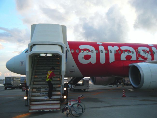 今は撤退したエアアジア国内線で、沖縄に出発。