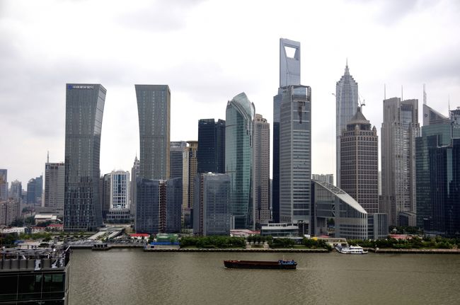 平成24年5月31日（木）上海国際輪渡有限公司から浦東新区風景<br /><br />　乗船券発行まで時間が掛かりそうだったので、事務所のベランダに出て上海の写真を撮らせて貰った。<br /><br />　