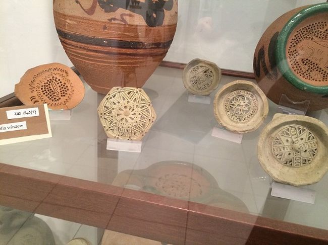 こちらは壺の蓋のようです。通気性と見た目の美しさと両方兼ね備えているんですね。