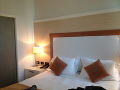マントヴァのホテルは　クルマでは　便利だけど
部屋といい　最新で　ベランダもありで
最高