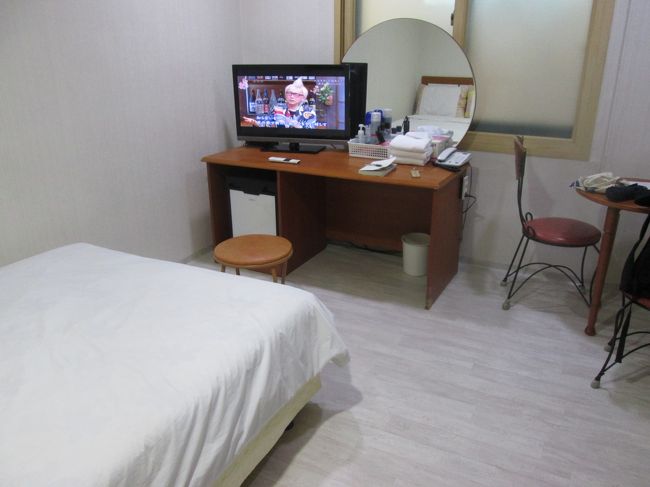 ジェームスブルーホステルの客室、テレビ・冷蔵庫などあります