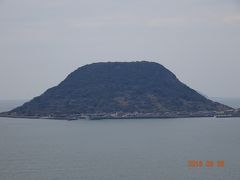 これは高島。ここに宝当神社があります。ここは宝くじの神様が祭ってあるらしいです。ここも行きたかった。