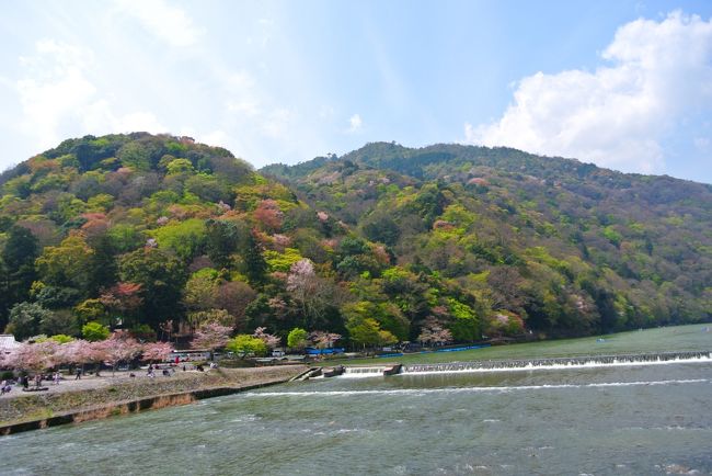 ２日目は嵯峨嵐山です。<br /><br />この日は暑かったです。