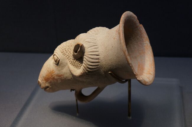 研究図録2冊「東洋古代ガラス」「中国の螺鈿」東京国立博物館