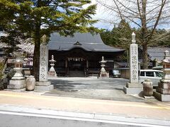 霊宝館から気合で浪切不動まで歩く。
高野山の入り口近くなので1.5kmぐらい。
こじんまりとした塔頭寺院だが、本堂の天井画が素晴らしく印象的だった。
拝観目安は10分程度、納経印は本堂の授与所にて頂ける。