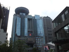 ＴＢＳ放送センタービル。ＴＢＳの本社ビルですね。
近隣の施設を併せて「赤坂サカス」というらしい。