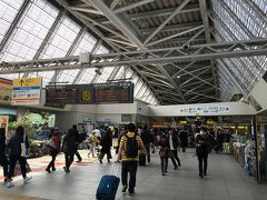 小田原駅に到着しました。

失礼ですが、予想よりも大きな、賑わった駅でした。