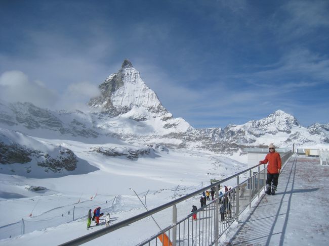 マツターホルン右に雲が