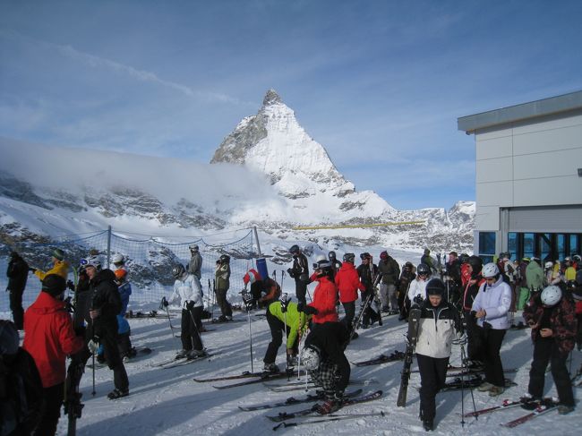 ここはトロッケナーシュテーク<br />ゴンドラの中継基地で標高は２９３９ｍ