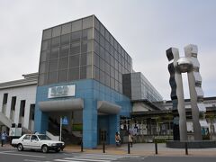 栗橋駅へ到着です。
綺麗な駅でした。
初下車駅です。
埼玉県と茨城県の県境です。

さあ、ここから20分強歩きます。
