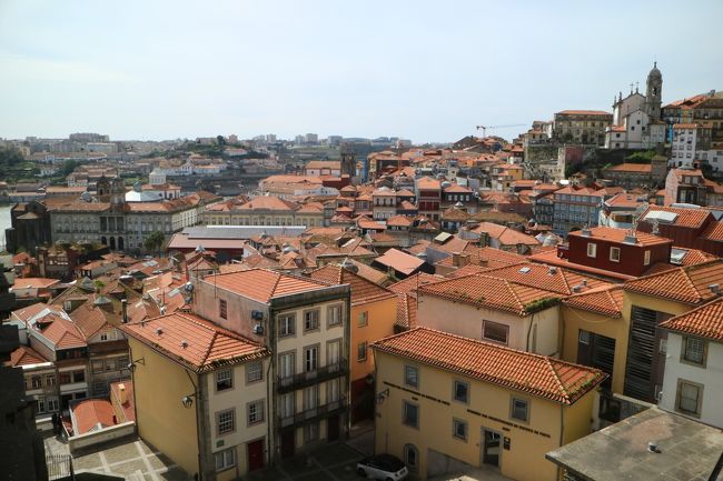 予約したホテル「ホテル・ダ・ボルサ」はちょうど真ん中あたりのはずだ。<br />先ずはチェックインをしよう。