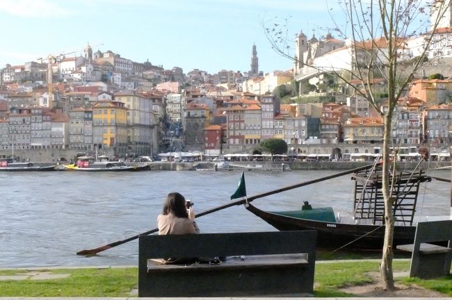 開演の午後６時30分まで回りを散策。