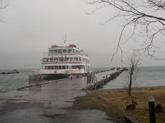十和田湖の観光船。