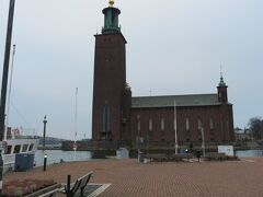 2014/12/03　ストックホルム市庁舎

昨日、ビルイェル・ヤールの横臥像を見忘れてので、また市庁舎にやって来ました！！