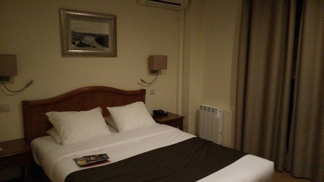 部屋の様子（昨夜撮影）<br />１泊２日朝食付きで71ユーロ（約9100円）十分すぎる。