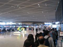 久しぶりの成田第１ターミナル。朝便なのでラウンジにも寄らずすぐに出国します。